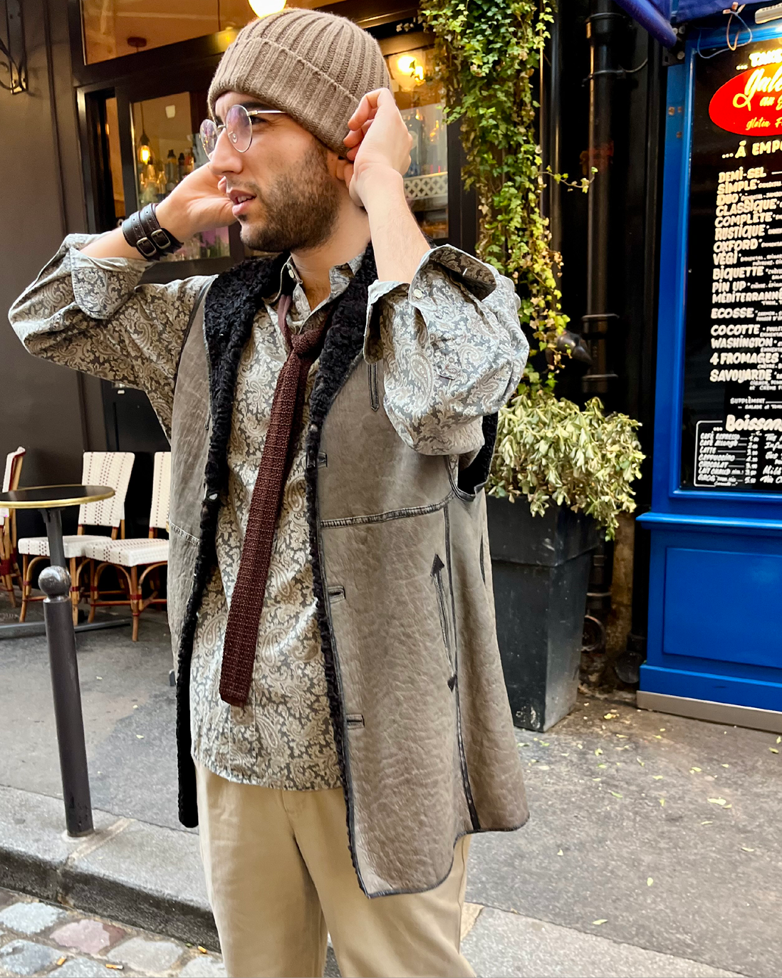 Edo Vintage Outfit - full look closeup