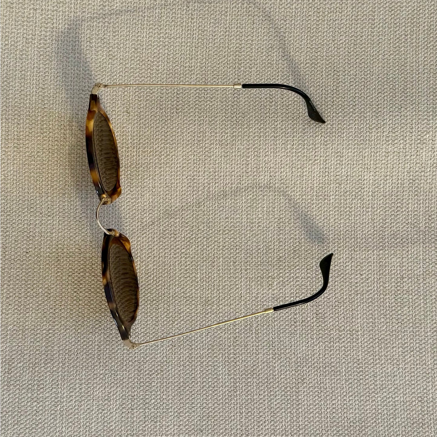 Luca Vintage Outfit - Ray Ban Sunglasses