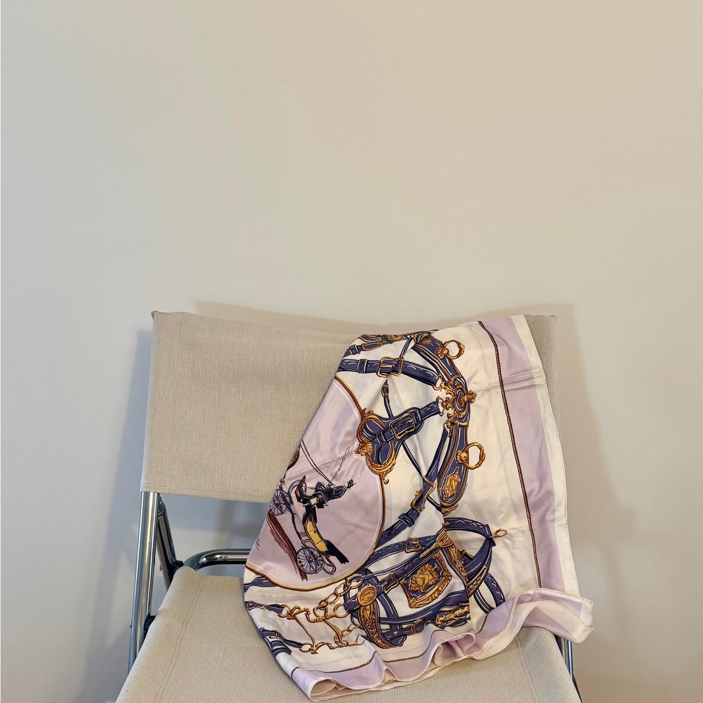 Siria Vintage Outfit - Rodin Paris silk scarf
