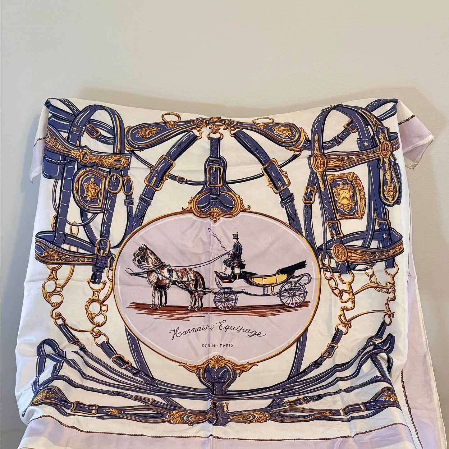 Siria Vintage Outfit - Rodin Paris silk scarf