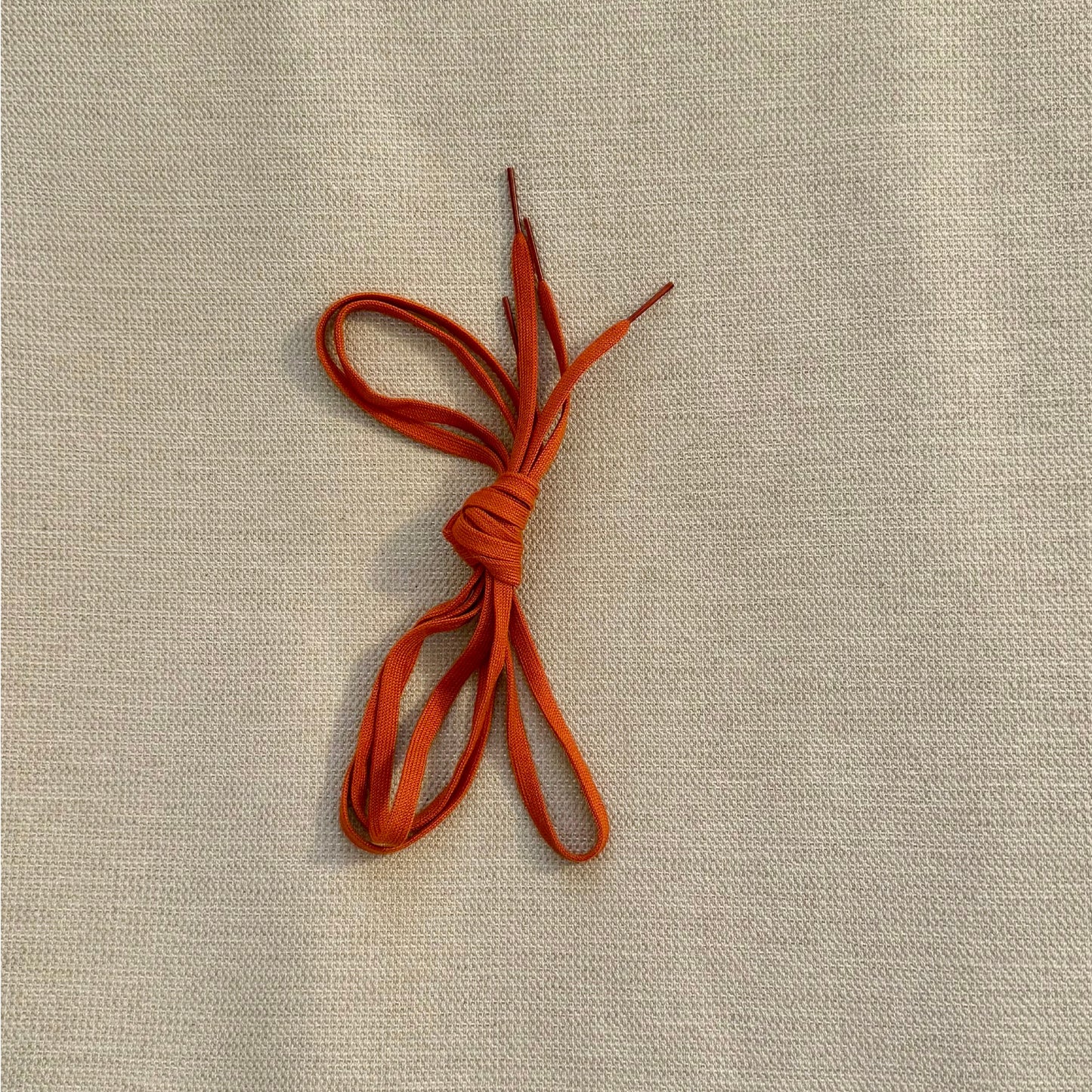 Ale Vintage Outfit - orange laces