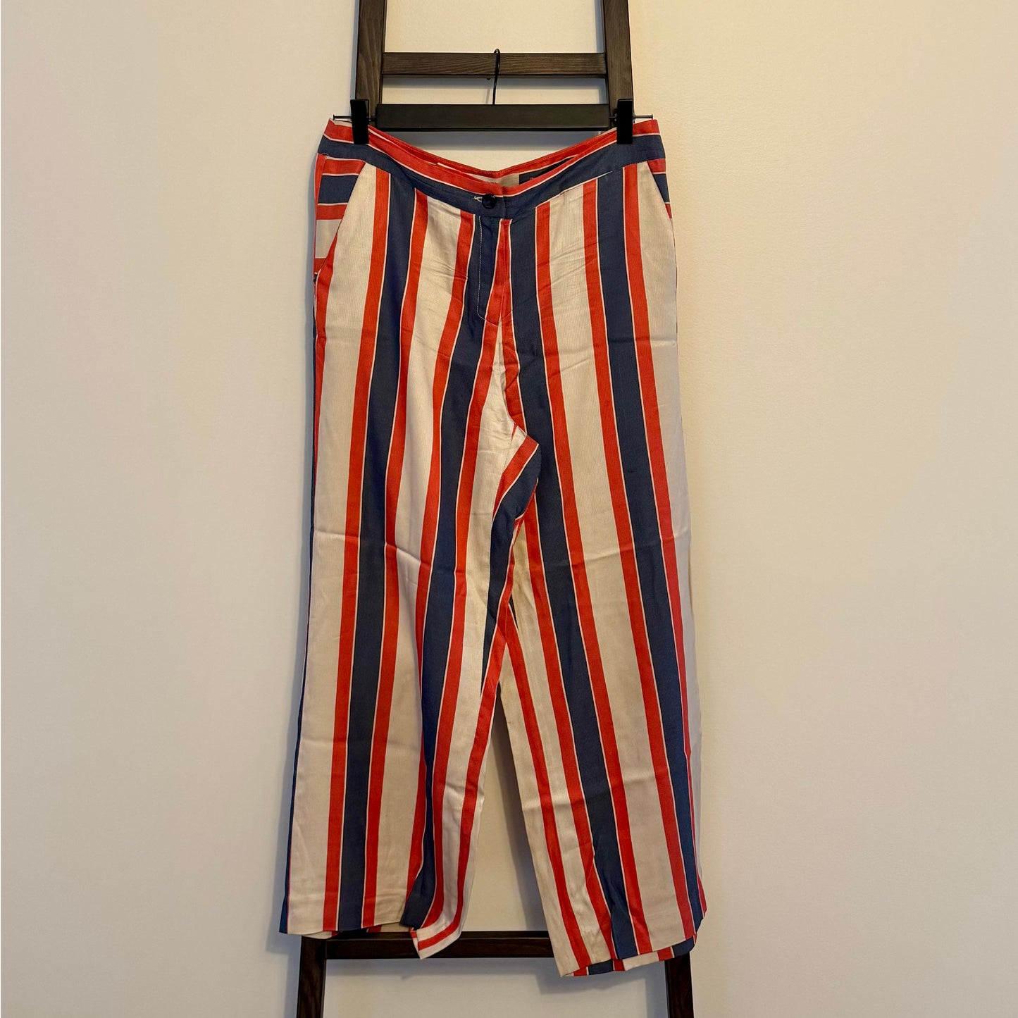 Siria Vintage Outfit - Happy 25 pants back