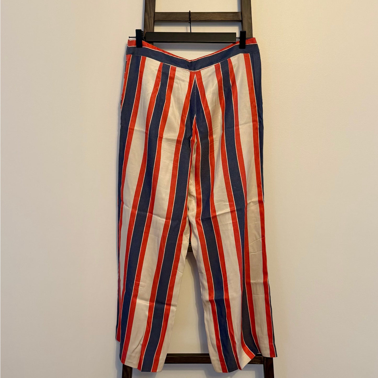 Siria Vintage Outfit - Happy 25 pants front