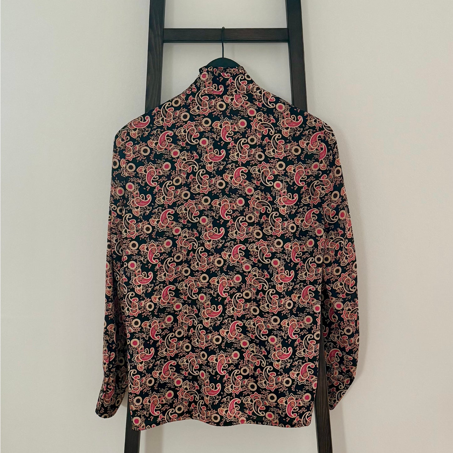 Maria Vintage Outfit - Sandro shirt back
