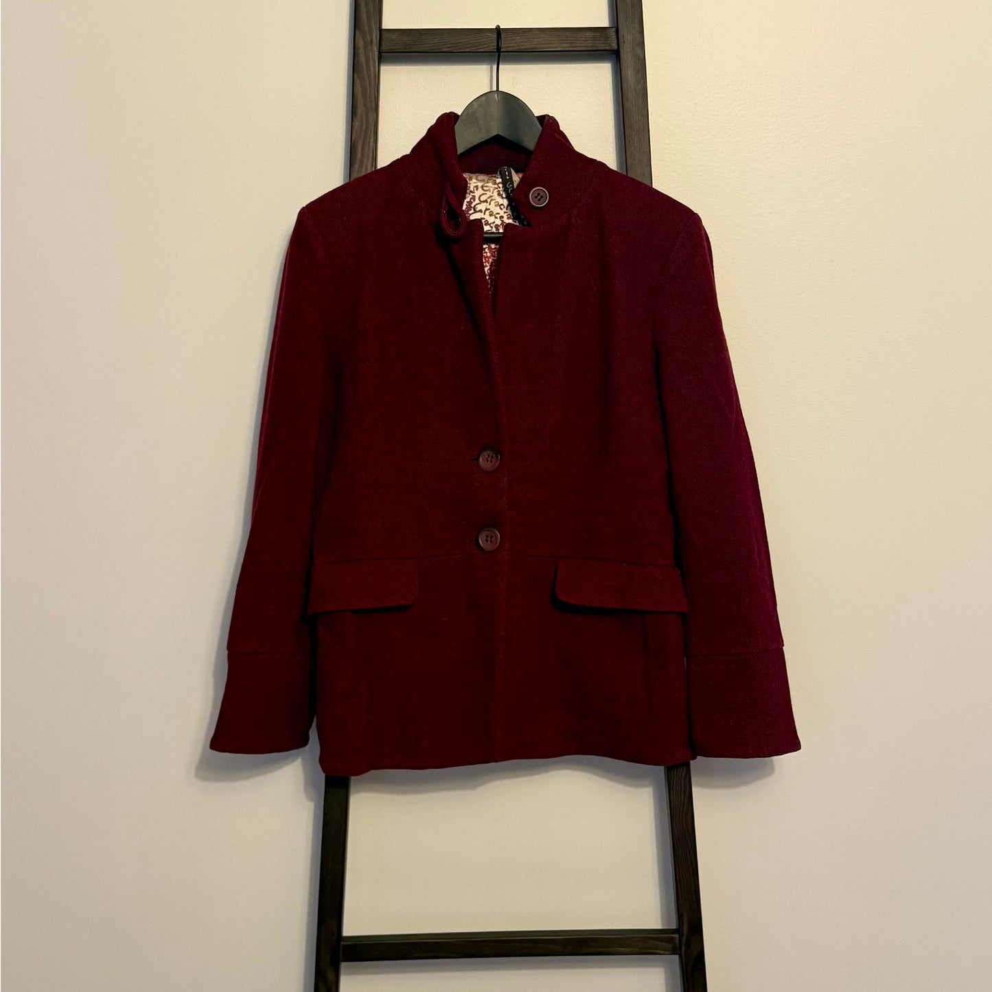 Siria Vintage Outfit - Manila Grace Jacket front