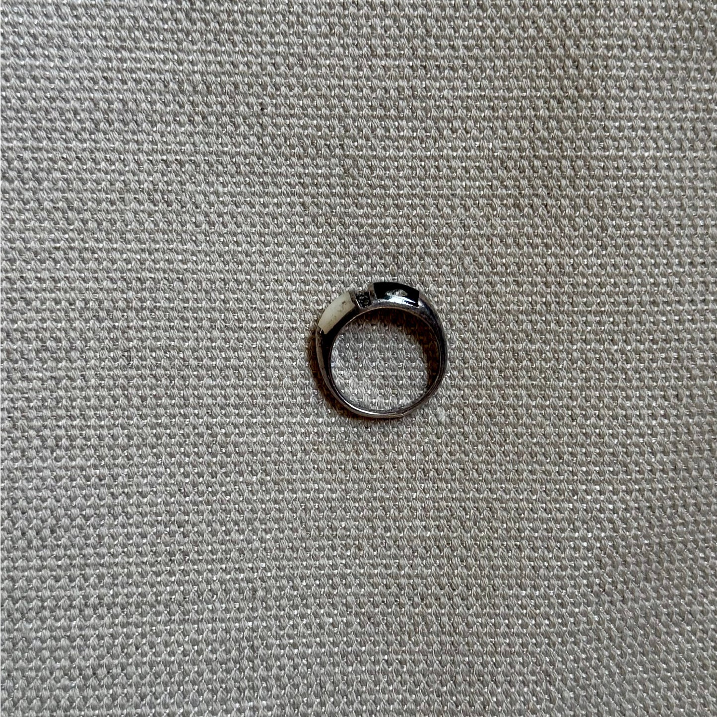 Meri Vintage Outfit - Metal ring