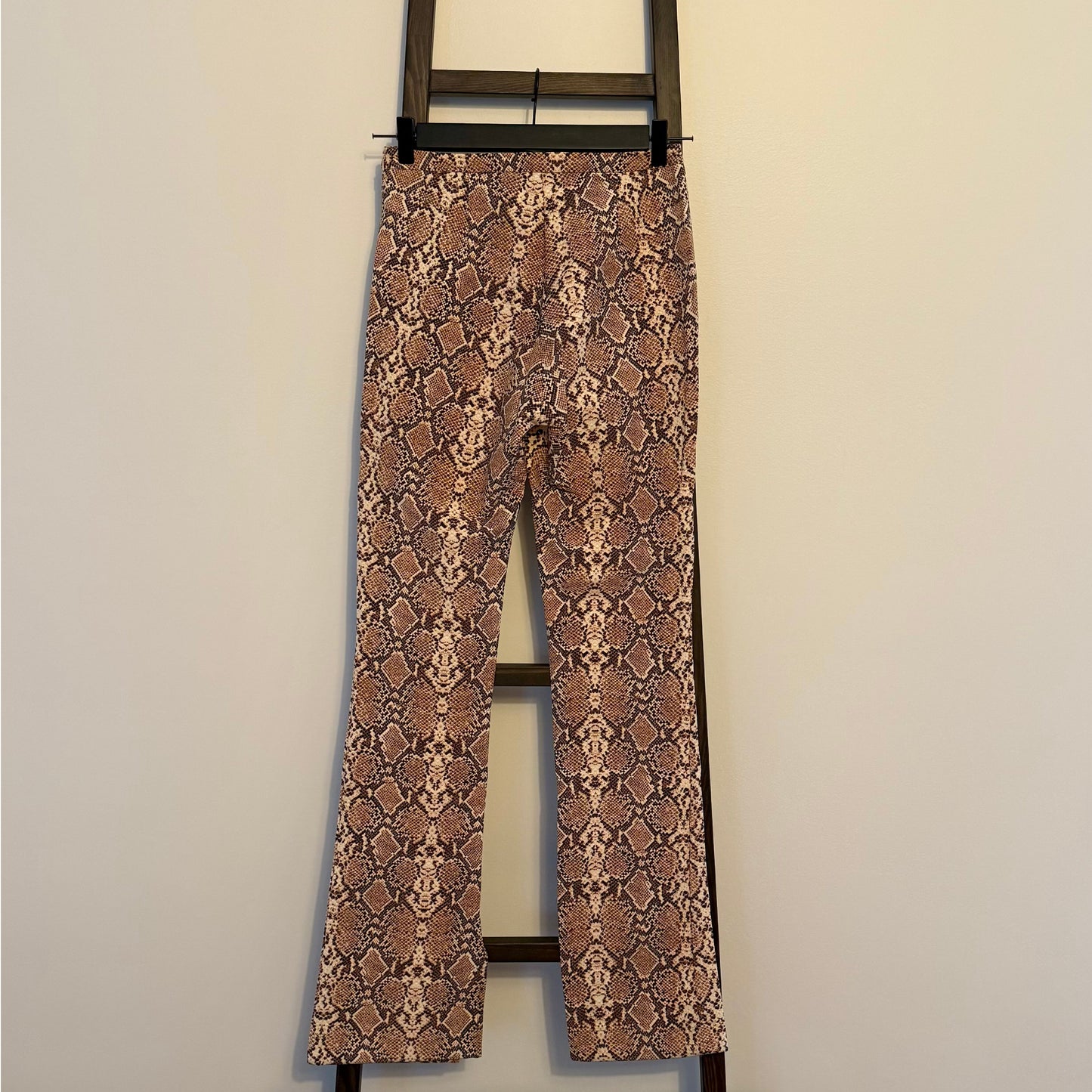 Maria Vintage Outfit - Anine Bing pants back