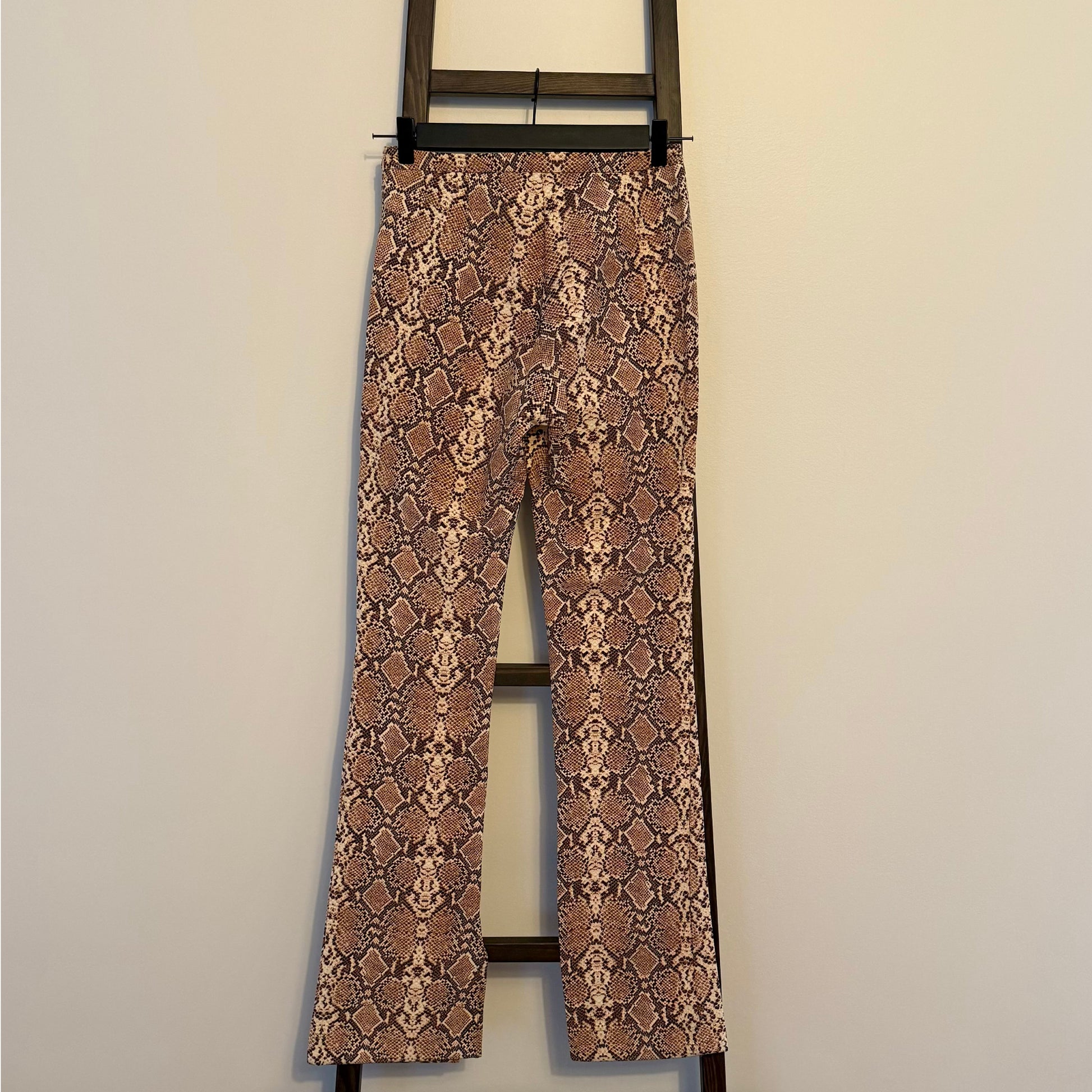 Maria Vintage Outfit - Anine Bing pants back