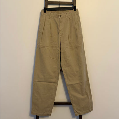 Edo Vintage Outfit - Dockers pants front