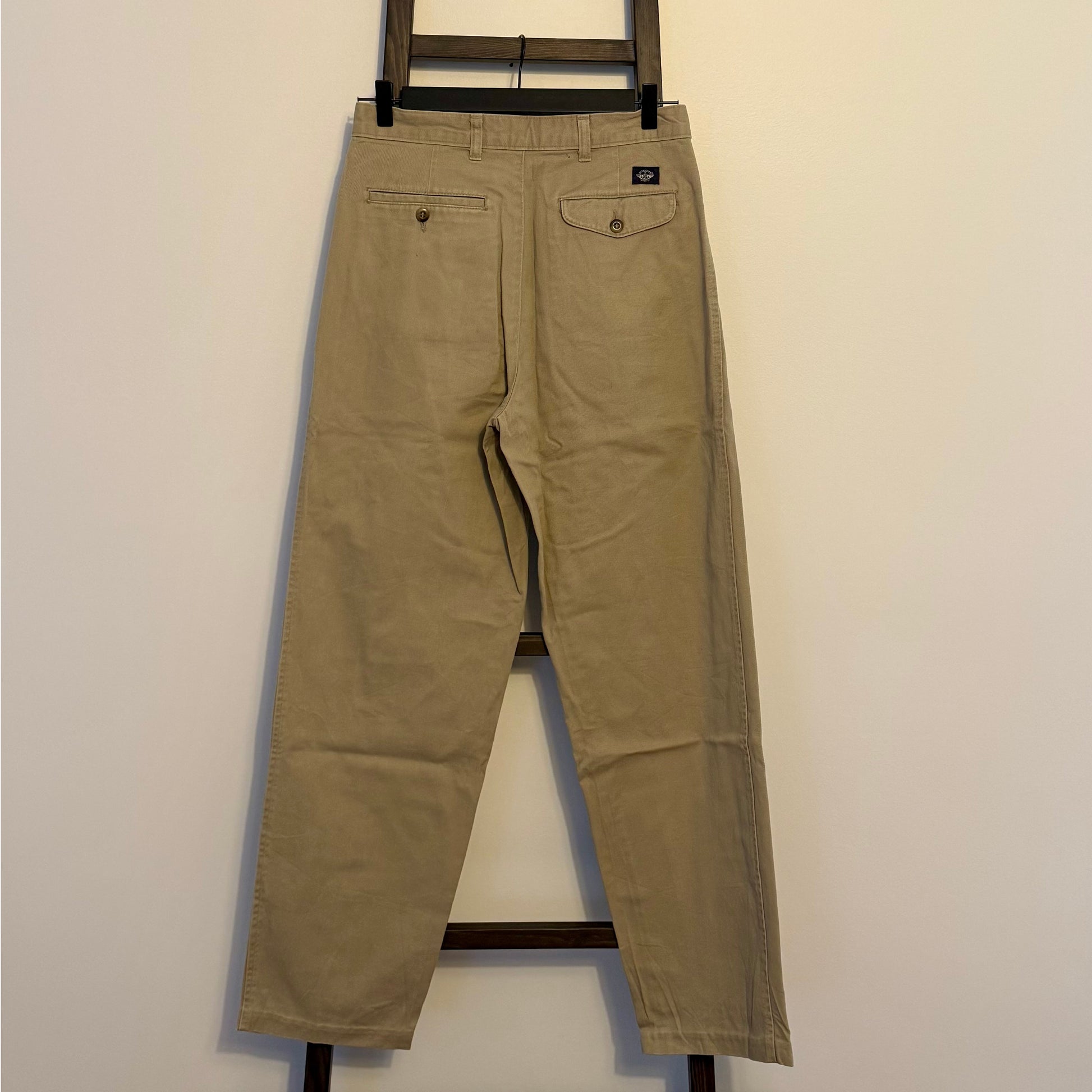 Edo Vintage Outfit - Dockers pants back
