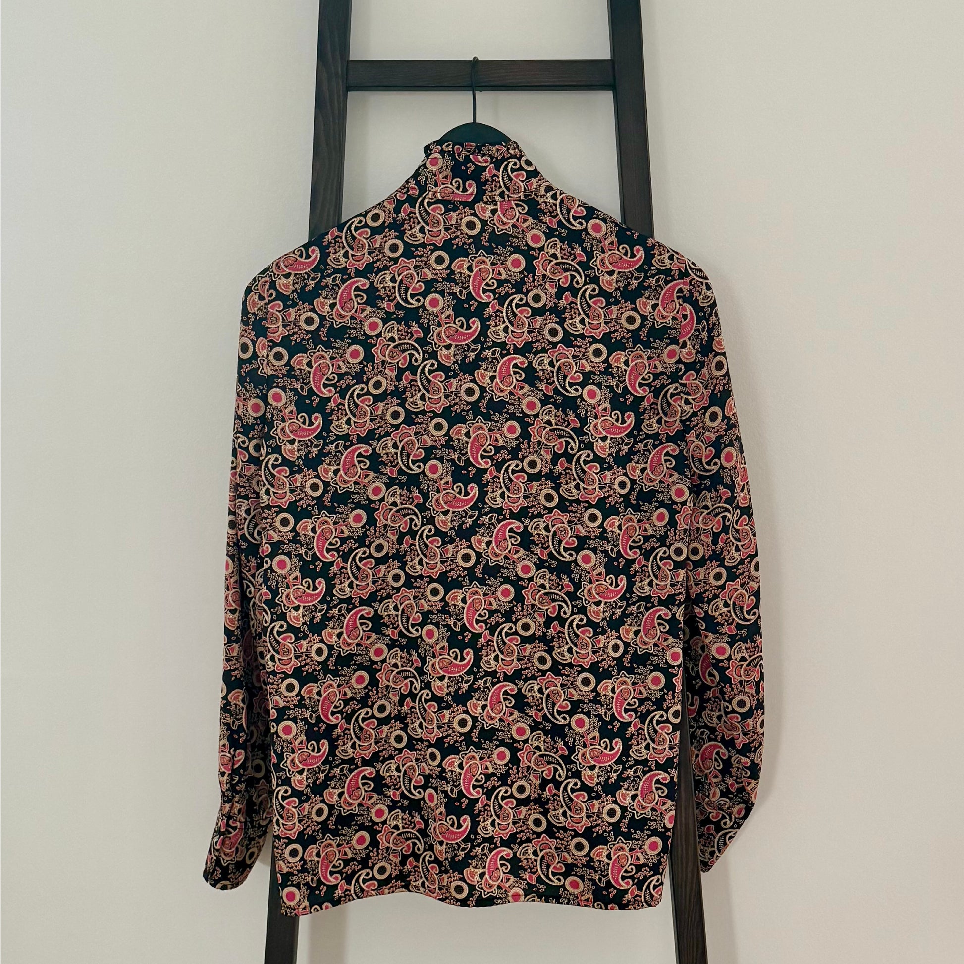 Maria Vintage Outfit - Sandro shirt back